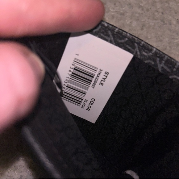 Calvin Klein Wallet - Picture 5 of 6